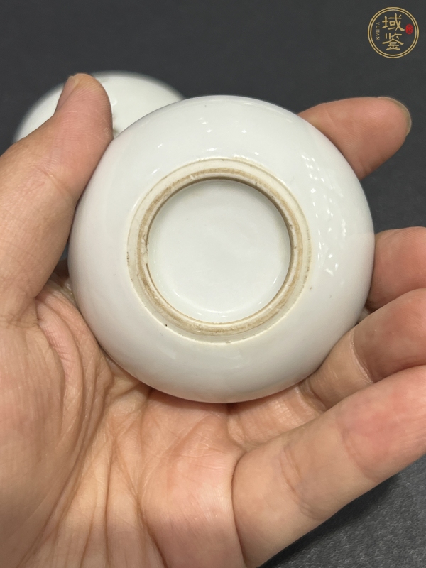 古玩陶瓷墨彩人物蓋盒真品鑒賞圖