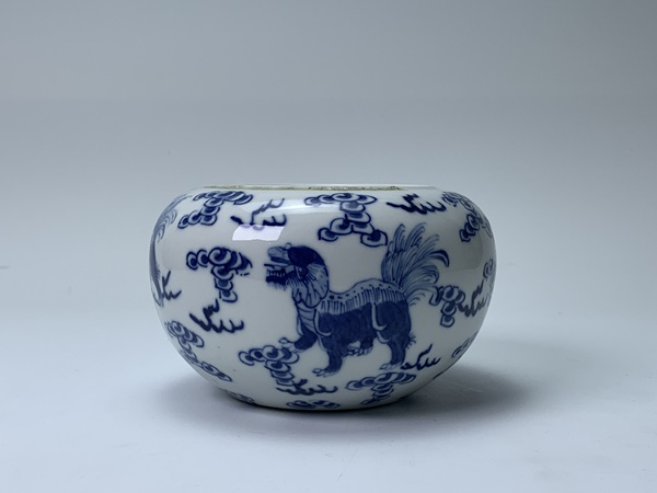 古玩陶瓷清晚期·青花獅子紋水盂拍賣,當前價格0元