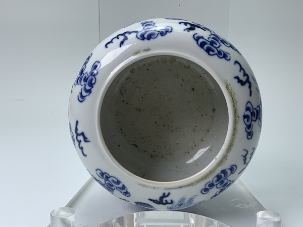 古玩陶瓷清晚期·青花獅子紋水盂拍賣，當(dāng)前價(jià)格0元