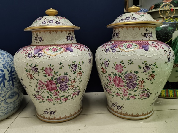 古玩陶瓷花卉紋將軍罐真品鑒賞圖