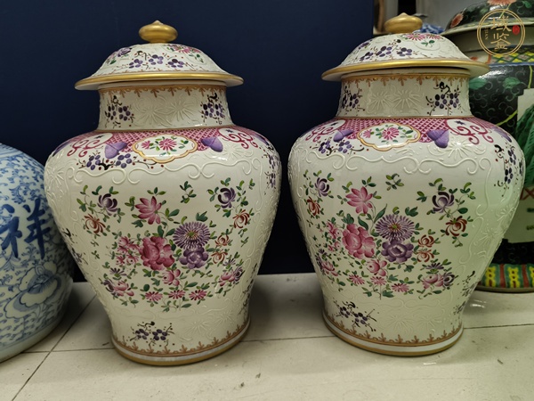 古玩陶瓷花卉紋將軍罐真品鑒賞圖