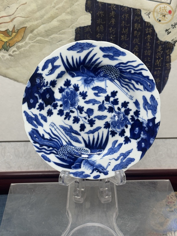古玩陶瓷鳳穿牡丹紋青花盤真品鑒賞圖