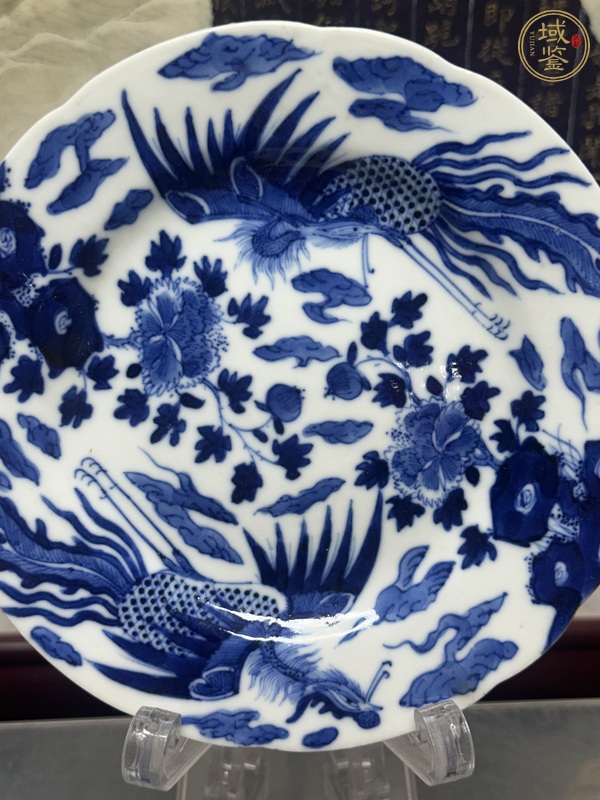 古玩陶瓷鳳穿牡丹紋青花盤真品鑒賞圖