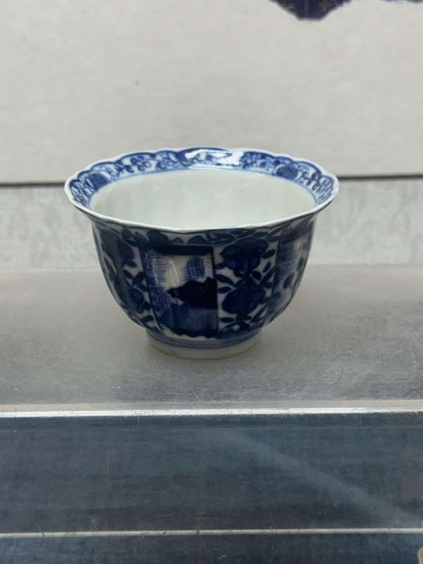 古玩陶瓷清中晚期精品青花大尺寸花口茶杯拍賣(mài)，當(dāng)前價(jià)格1360元