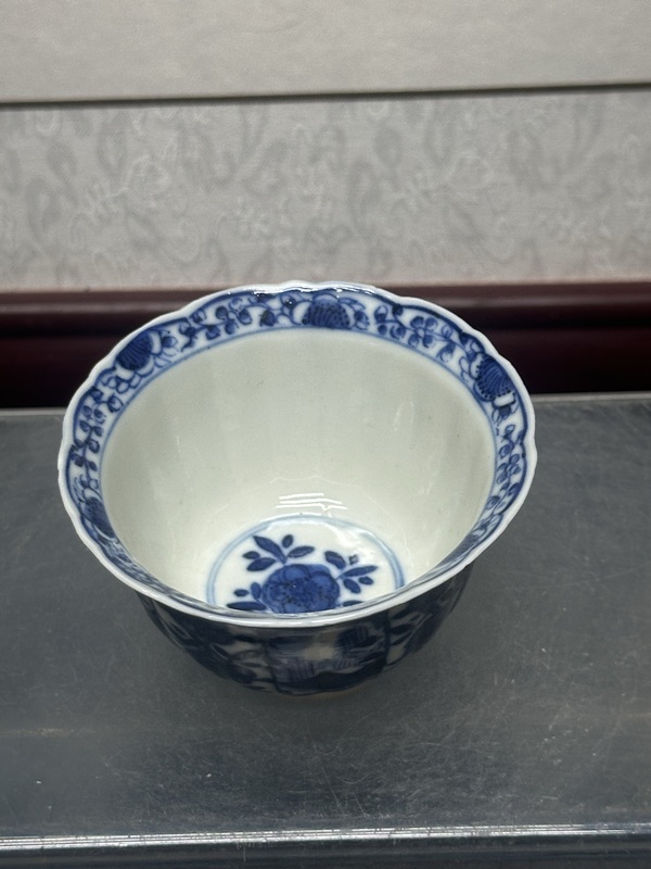 古玩陶瓷清中晚期精品青花大尺寸花口茶杯拍賣(mài)，當(dāng)前價(jià)格1360元