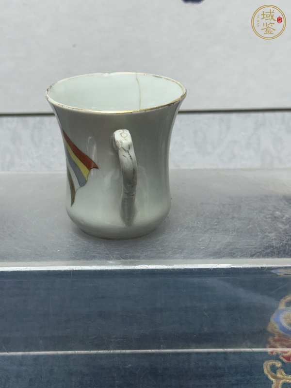 古玩陶瓷民國(guó)雙旗杯真品鑒賞圖