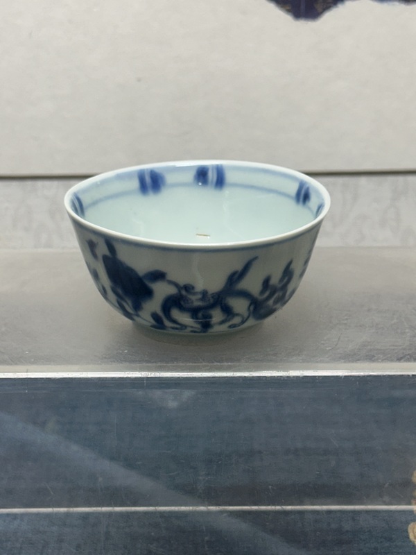 古玩轉賣清康熙精品花卉獅紋青花茶圓拍賣，當前價格1元