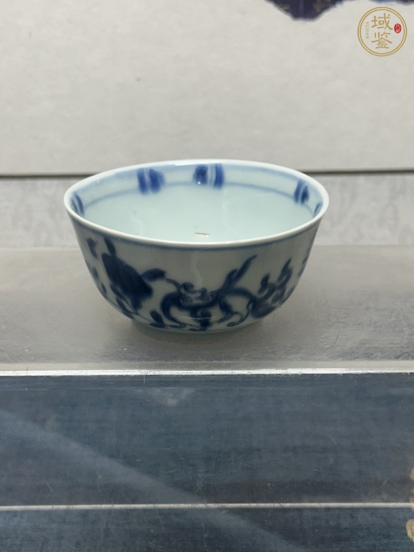古玩陶瓷花卉獅紋青花茶圓真品鑒賞圖