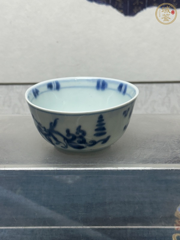 古玩陶瓷花卉獅紋青花茶圓真品鑒賞圖