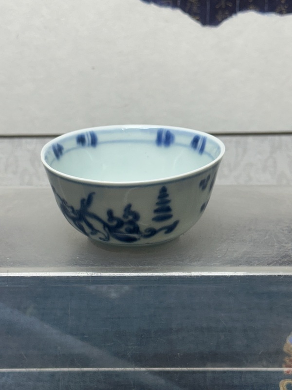 古玩陶瓷清康熙精品花卉獅紋青花茶圓拍賣(mài)，當(dāng)前價(jià)格1260元