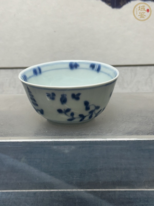 古玩陶瓷花卉獅紋青花茶圓真品鑒賞圖