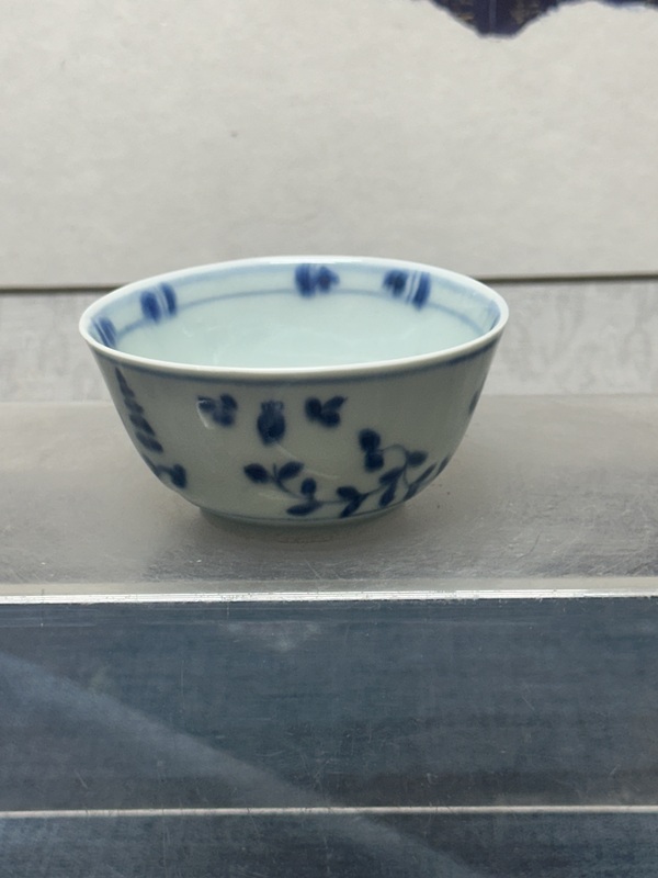 古玩陶瓷清康熙精品花卉獅紋青花茶圓拍賣(mài)，當(dāng)前價(jià)格1260元