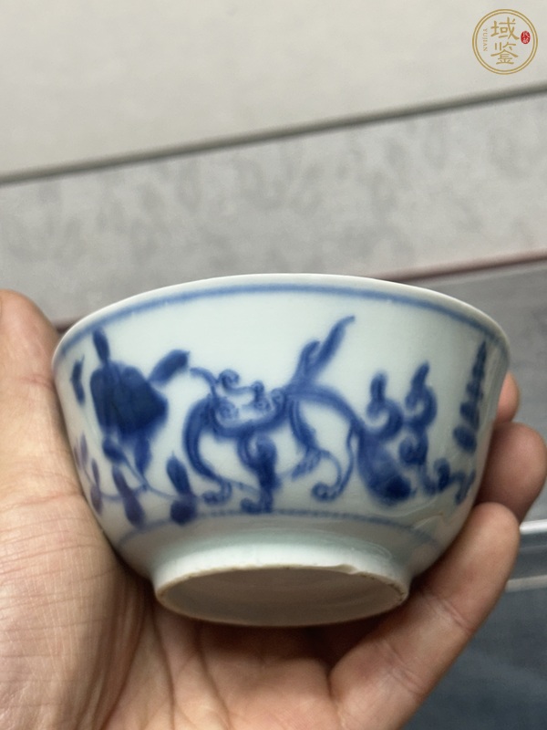古玩陶瓷花卉獅紋青花茶圓真品鑒賞圖