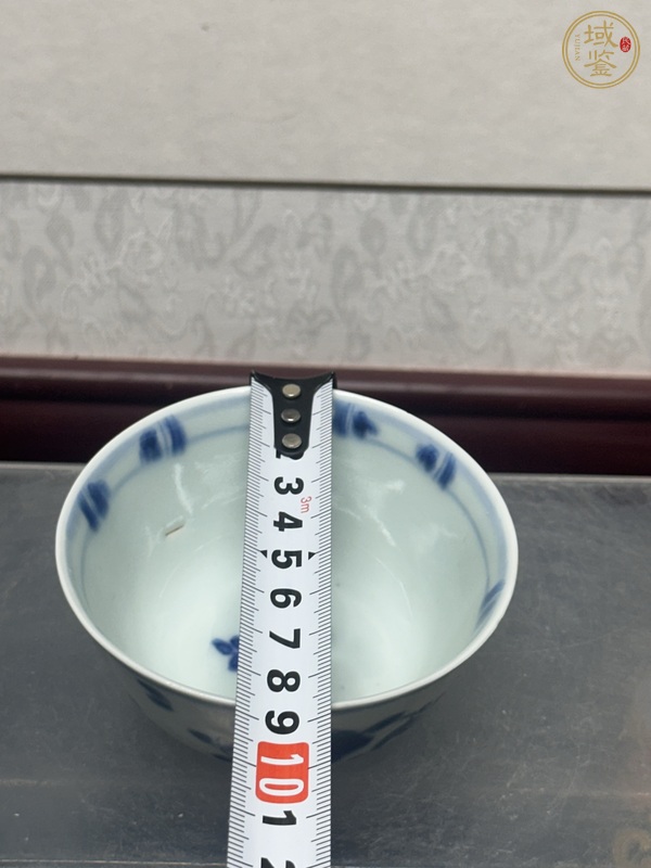 古玩陶瓷花卉獅紋青花茶圓真品鑒賞圖