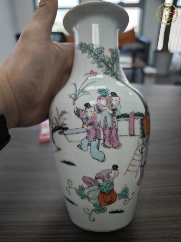 古玩陶瓷人物紋粉彩瓶真品鑒賞圖