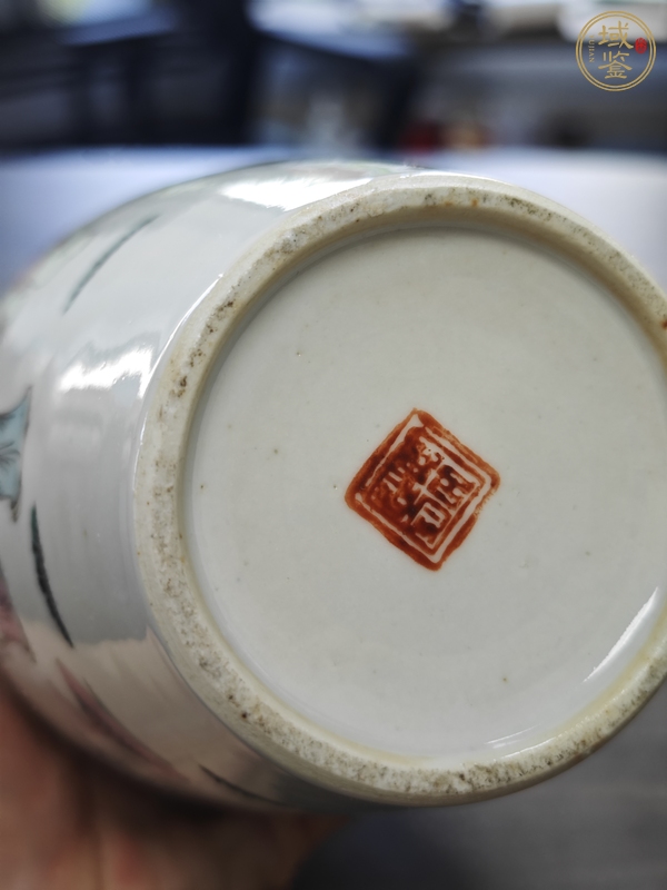 古玩陶瓷人物紋粉彩瓶真品鑒賞圖