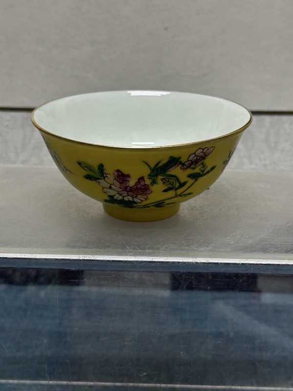 古玩轉(zhuǎn)賣民國(guó)黃地飛黃騰達(dá)花卉紋茶圓拍賣，當(dāng)前價(jià)格18888元