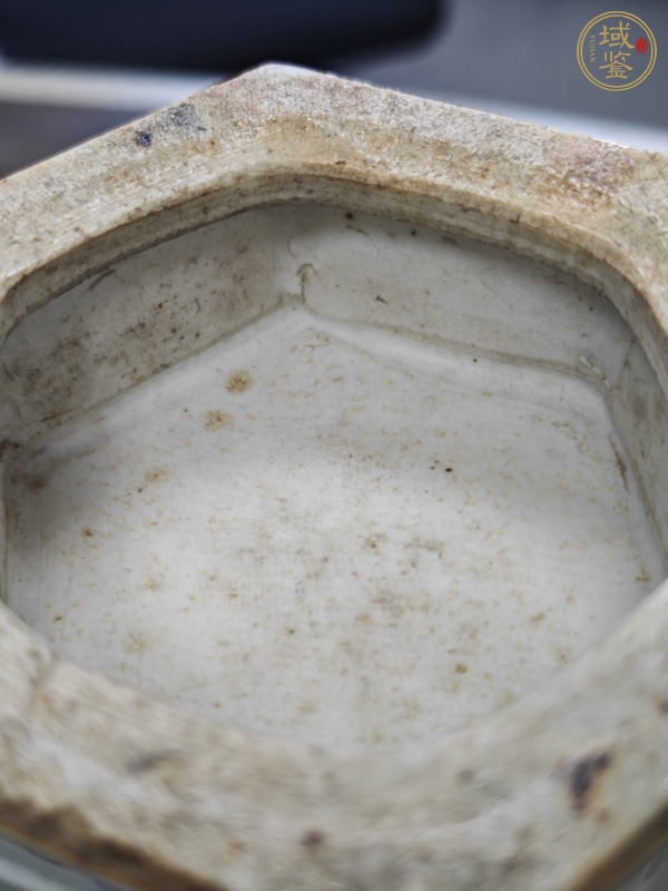 古玩陶瓷山水紋青花瓶真品鑒賞圖