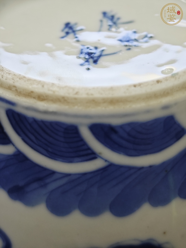 古玩陶瓷龍紋青花瓶真品鑒賞圖