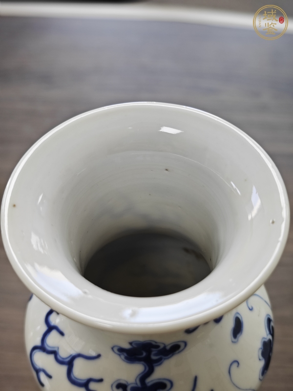 古玩陶瓷龍紋青花瓶真品鑒賞圖