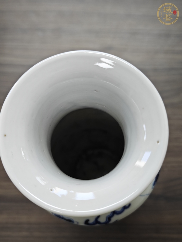 古玩陶瓷龍紋青花瓶真品鑒賞圖
