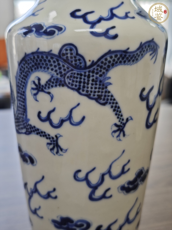 古玩陶瓷龍紋青花瓶真品鑒賞圖
