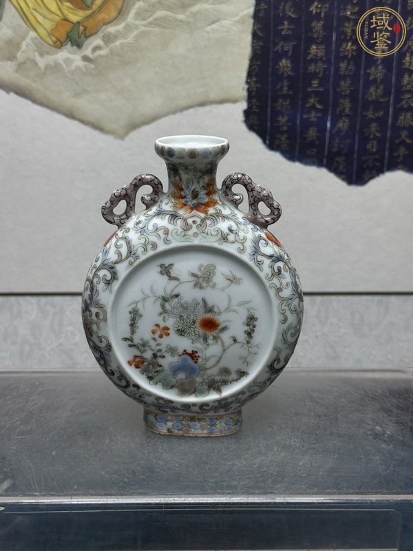 古玩陶瓷花蝶紋粉彩抱月瓶真品鑒賞圖