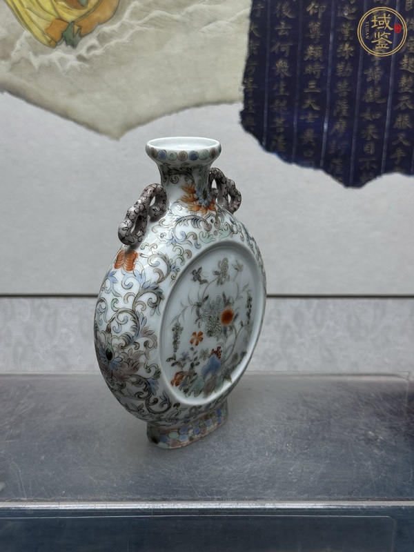 古玩陶瓷花蝶紋粉彩抱月瓶真品鑒賞圖