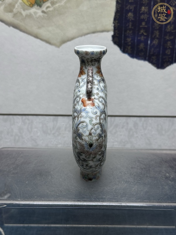 古玩陶瓷花蝶紋粉彩抱月瓶真品鑒賞圖