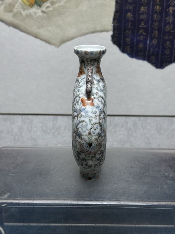 古玩陶瓷民國(guó)精品細(xì)路花蝶紋粉彩抱月瓶拍賣，當(dāng)前價(jià)格5260元