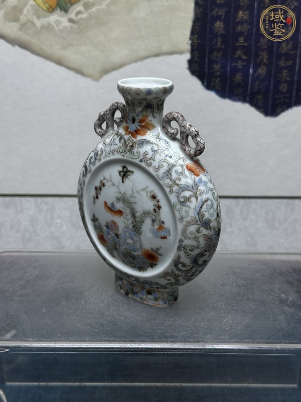 古玩陶瓷花蝶紋粉彩抱月瓶真品鑒賞圖