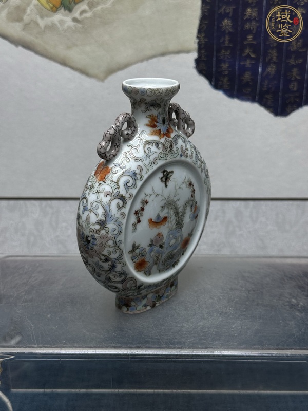 古玩陶瓷花蝶紋粉彩抱月瓶真品鑒賞圖