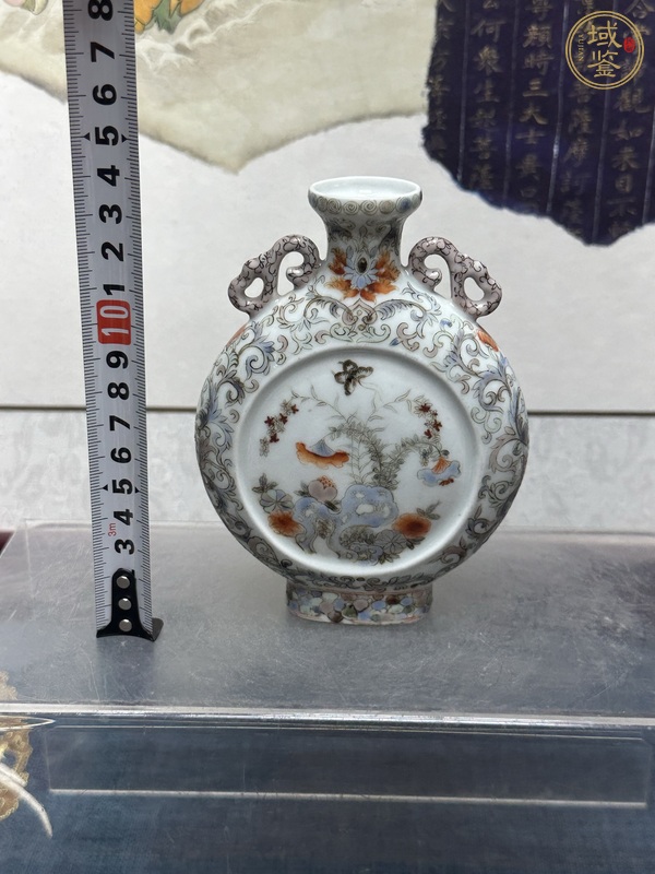 古玩陶瓷花蝶紋粉彩抱月瓶真品鑒賞圖