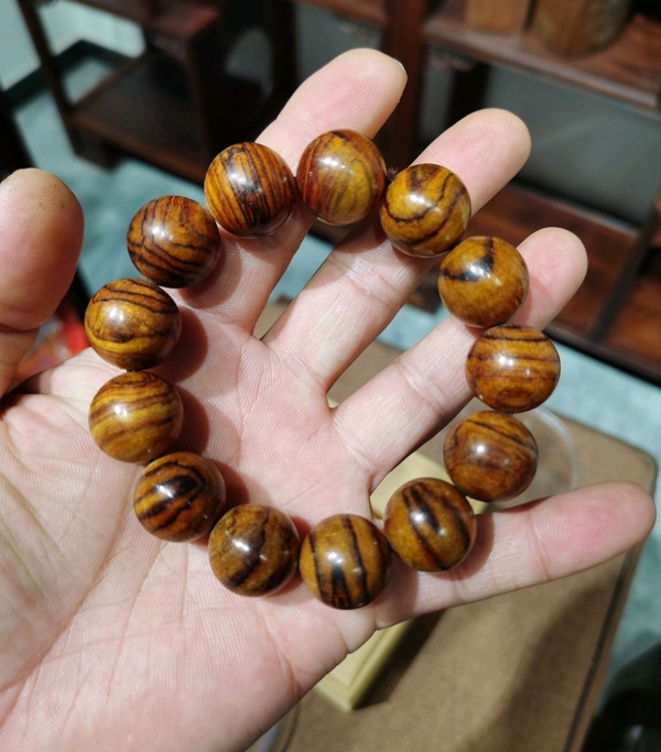 古玩轉(zhuǎn)賣文玩手串拍賣，當(dāng)前價(jià)格39000元