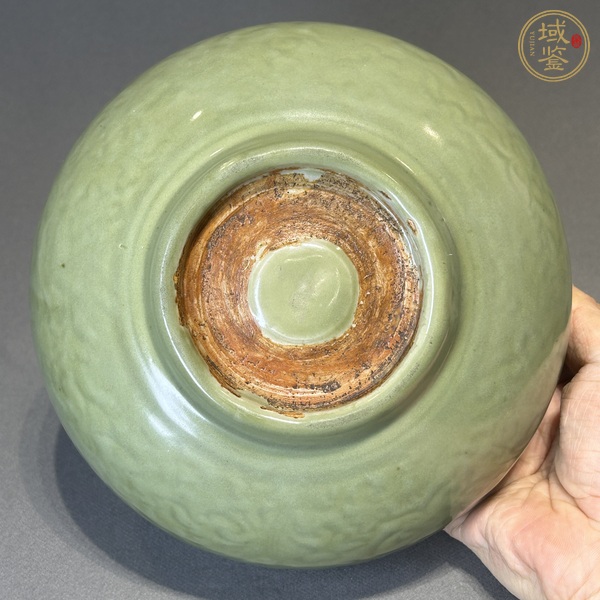 古玩陶瓷龍泉青瓷刻花碗真品鑒賞圖