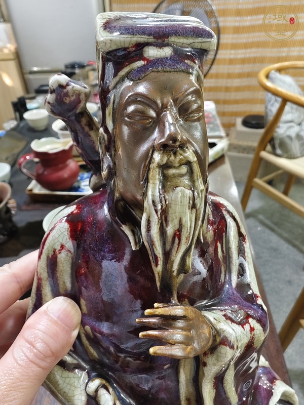 古玩陶瓷窯變紅釉呂洞賓塑像真品鑒賞圖