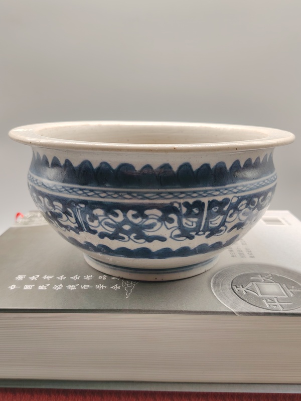 古玩陶瓷全美品青花夔龍紋香爐拍賣，當(dāng)前價(jià)格2999元