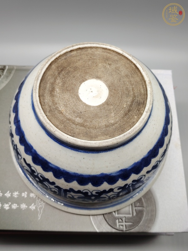 古玩陶瓷青花夔龍紋香爐真品鑒賞圖