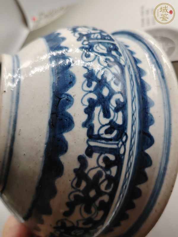 古玩陶瓷青花夔龍紋香爐真品鑒賞圖