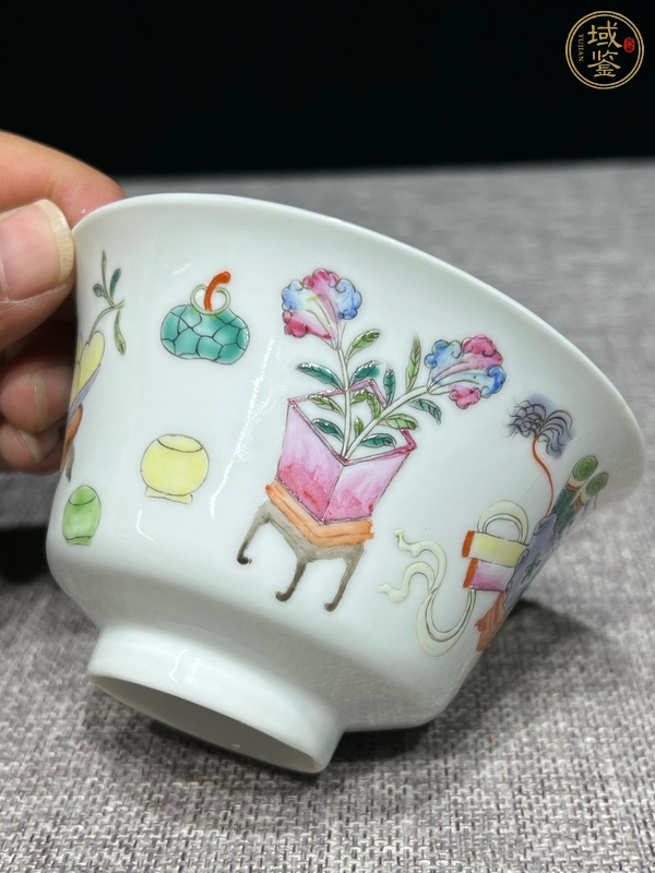 古玩陶瓷博古圖粉彩杯真品鑒賞圖