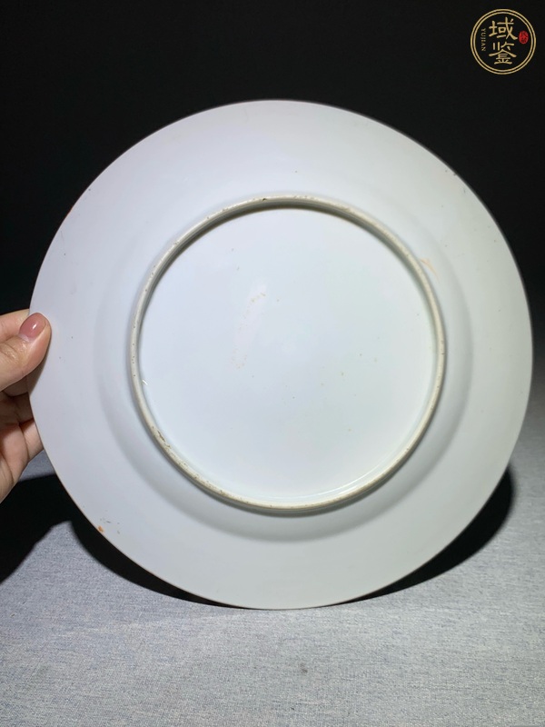 古玩陶瓷趕珠龍紋廣彩盤真品鑒賞圖