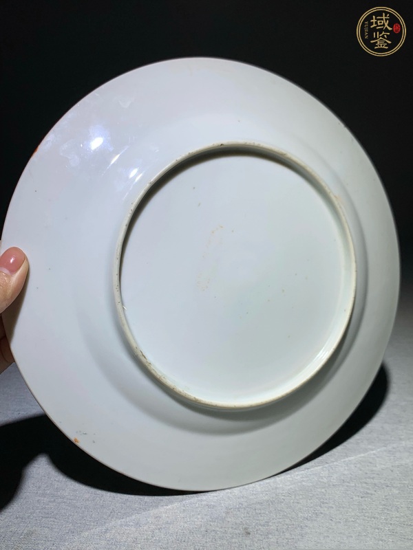 古玩陶瓷趕珠龍紋廣彩盤真品鑒賞圖