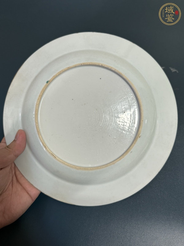 古玩陶瓷乾隆粉彩盤真品鑒賞圖