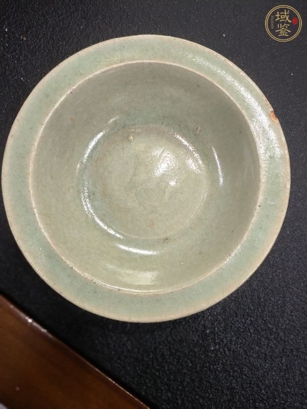 古玩陶瓷龍泉青瓷雙魚洗真品鑒賞圖
