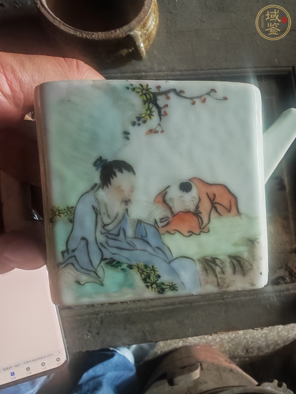 古玩陶瓷淺降彩人物詩文四方壺真品鑒賞圖