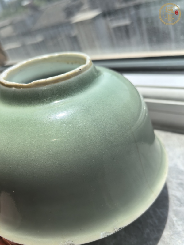 古玩陶瓷明早期翠青釉碗真品鑒賞圖