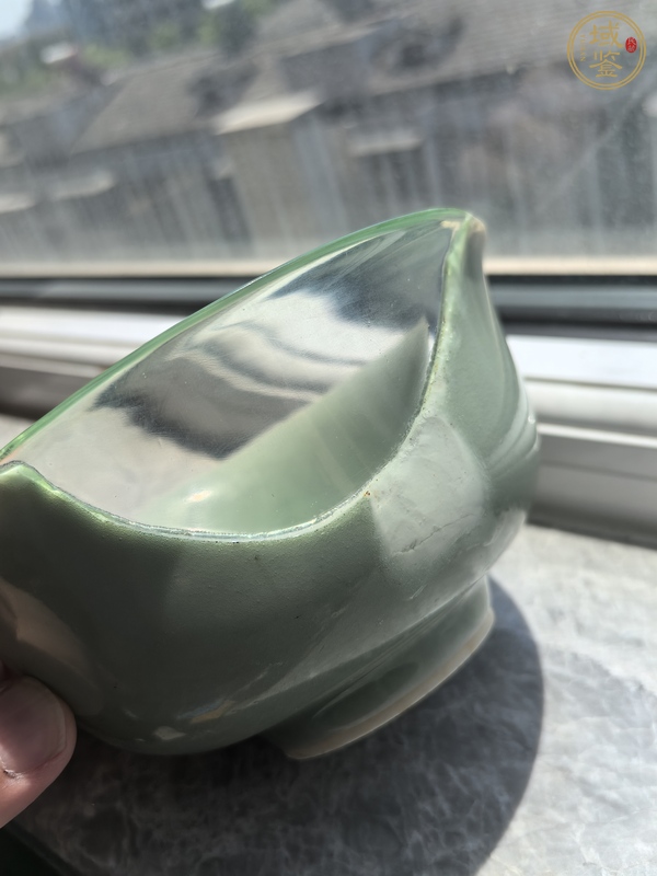 古玩陶瓷明早期翠青釉碗真品鑒賞圖