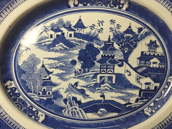 古玩陶瓷山水亭臺樓閣青花大盤拍賣，當前價格2000元