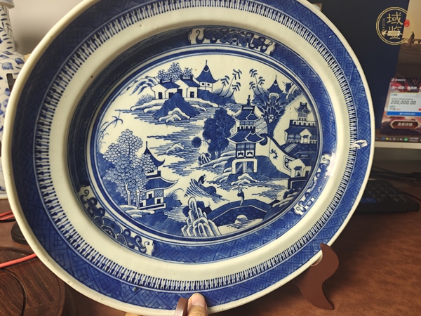 古玩陶瓷山水亭臺樓閣青花大盤真品鑒賞圖