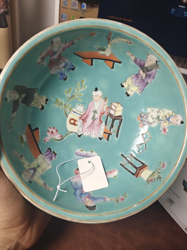 古玩轉賣松石綠地人物故事紋碗拍賣,當前價格15000元